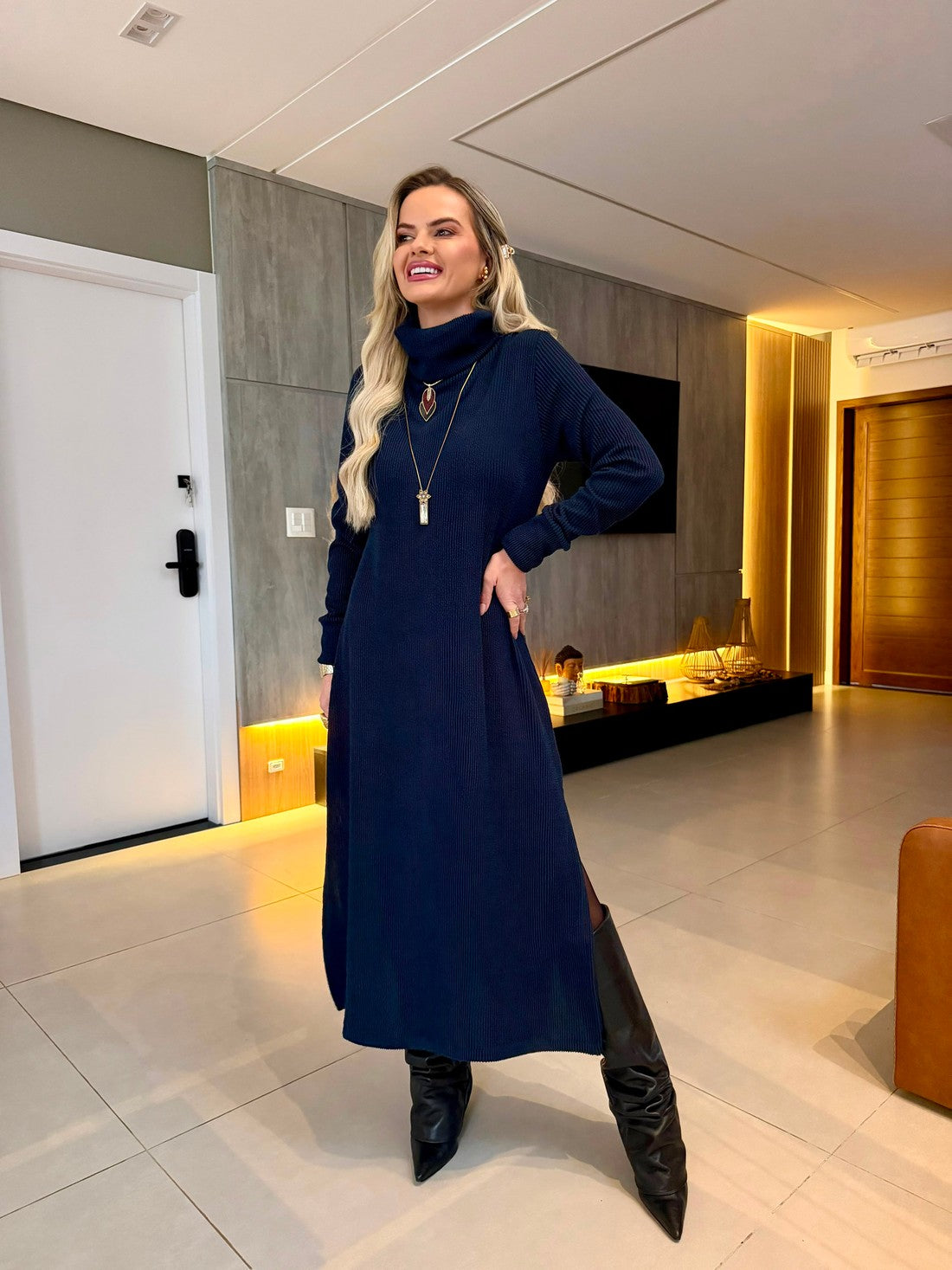 Vestido Midi Tricot Canelado Azul Marinho