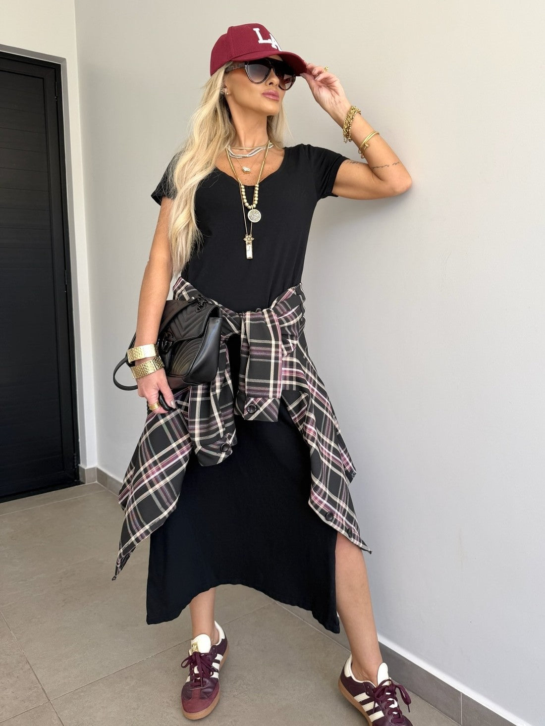 Vestido Midi V Manga Curta Preto