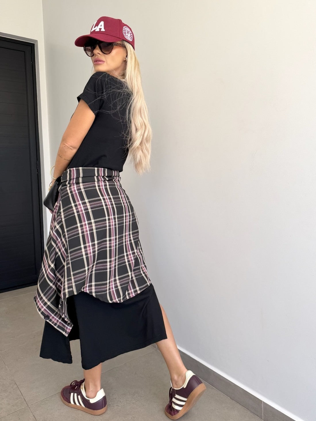 Vestido Midi V Manga Curta Preto