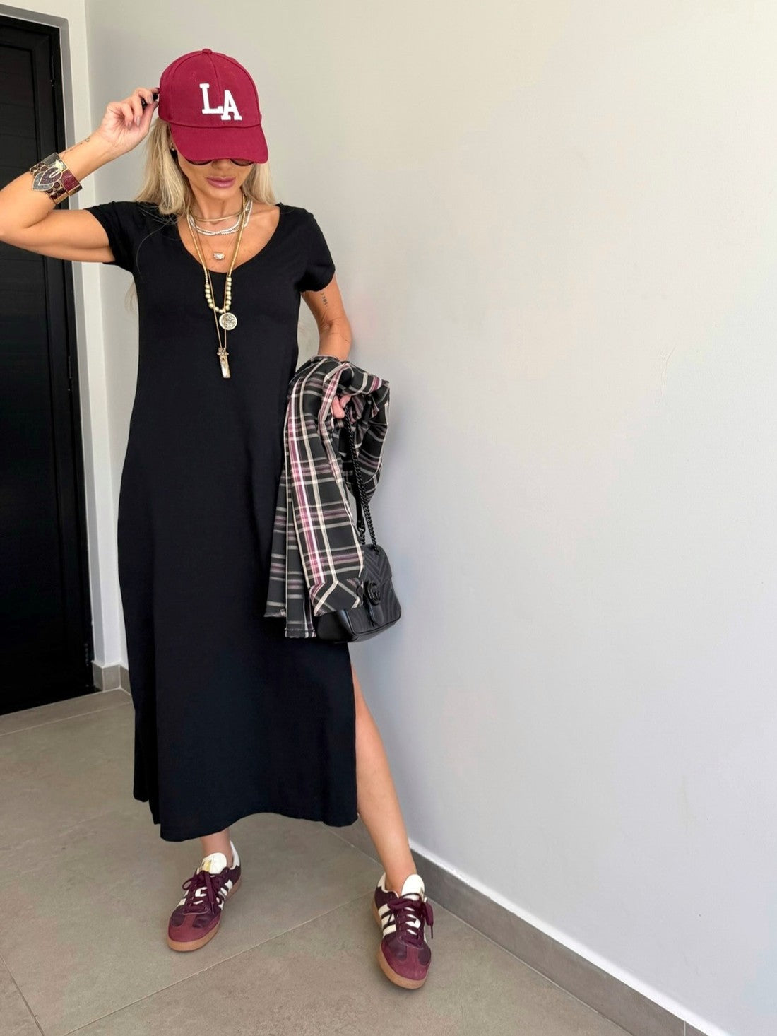 Vestido Midi V Manga Curta Preto